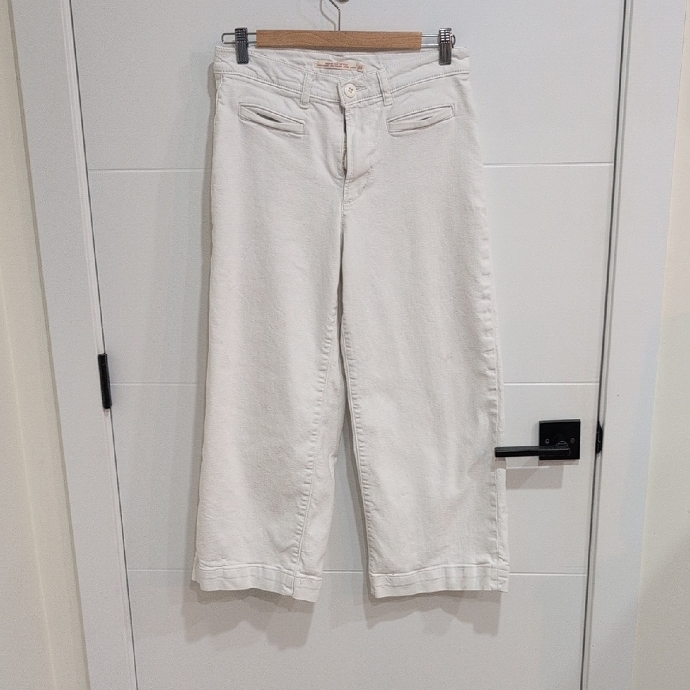 Levi’s White Rib Cage Wide Leg Cropped Jeans | Cotton Stretch | Sz 28